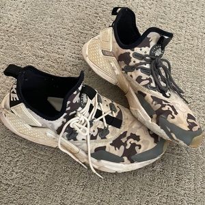 Air huarache Nike size 8.5 Mens